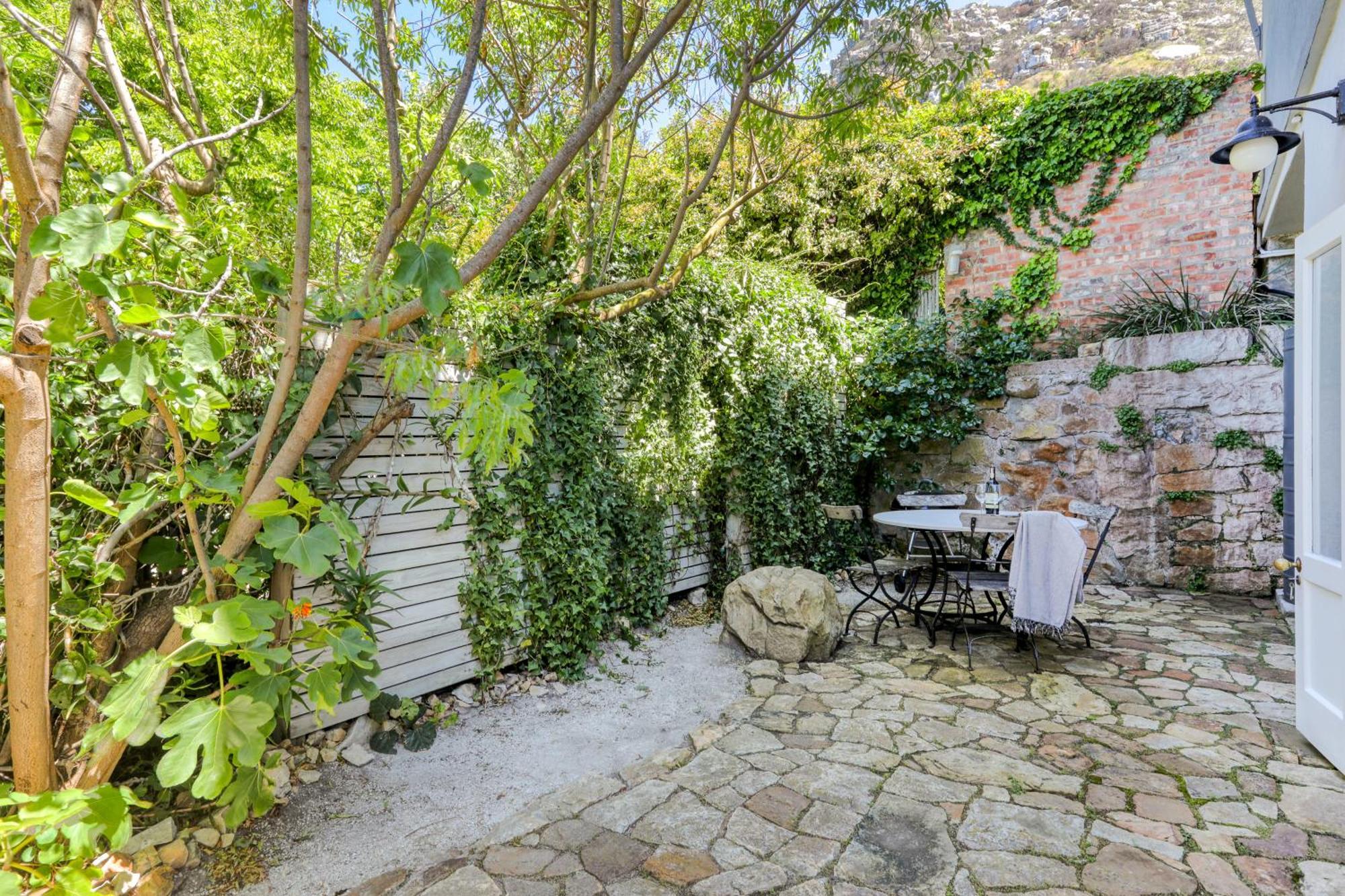 Behr Road Apartment With Sea View Patio Cape Town Luaran gambar